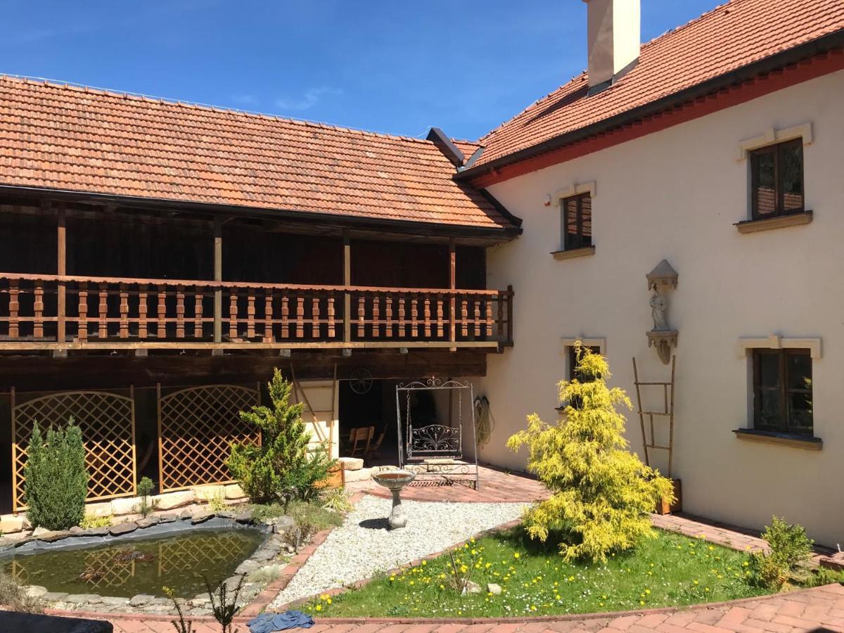 Zamecek Zdiky - Moderni Velky Apartman Bujanov Kültér fotó
